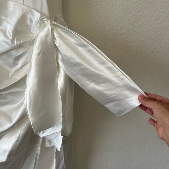 NEW Mable Draped Ivory White Gown Slit Sz Medium - Picture 3 of 5